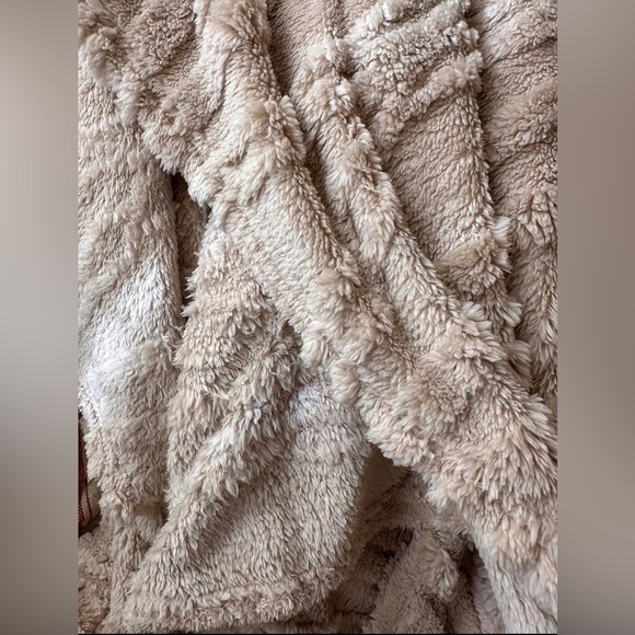 Throw blanket - Picture 1 of 5